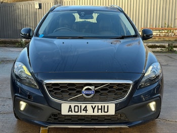Used Volvo V40 2014 for sale - 76938323: Photo