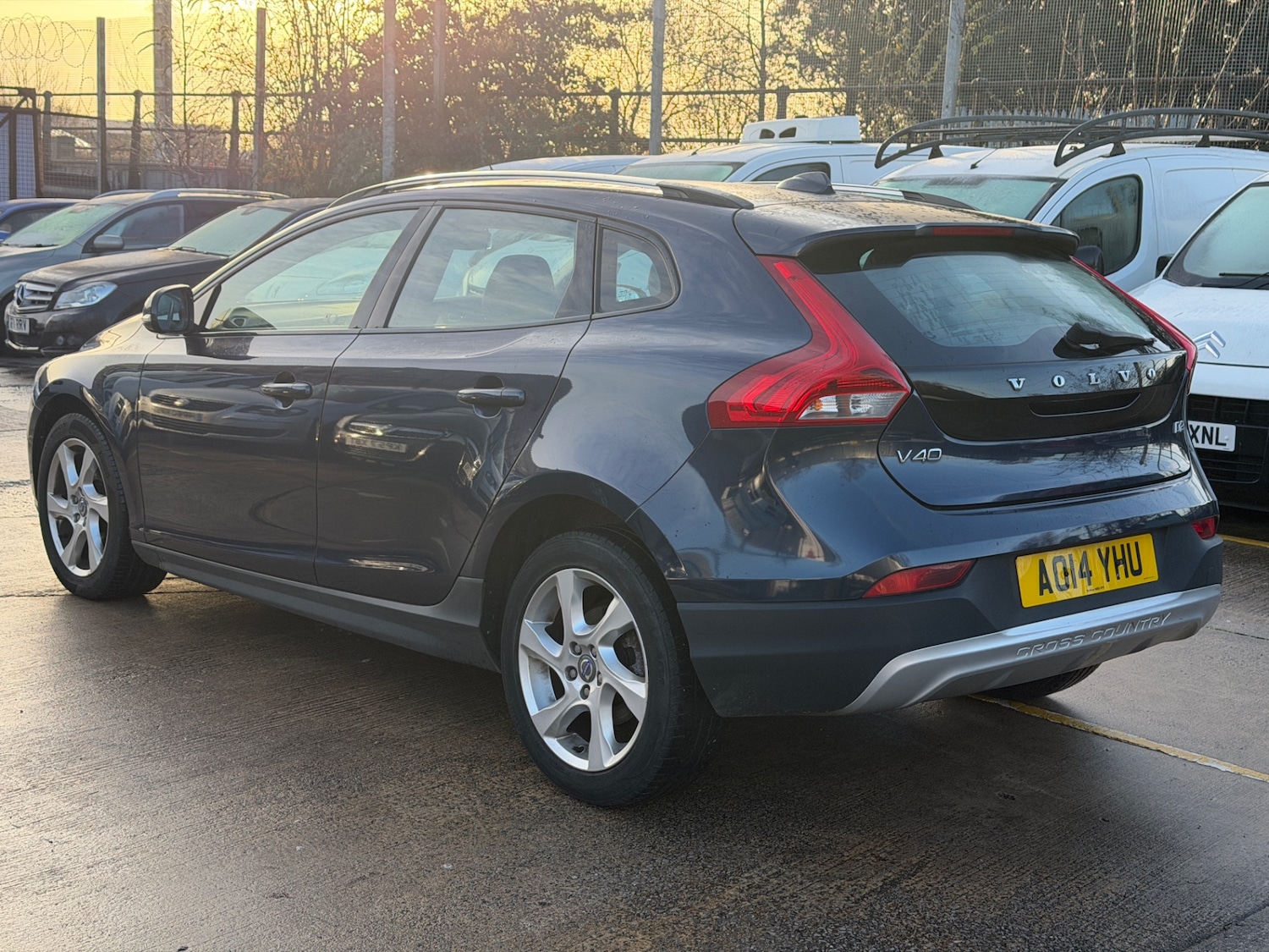Used Volvo V40 2014 for sale - 76938323: Photo 5