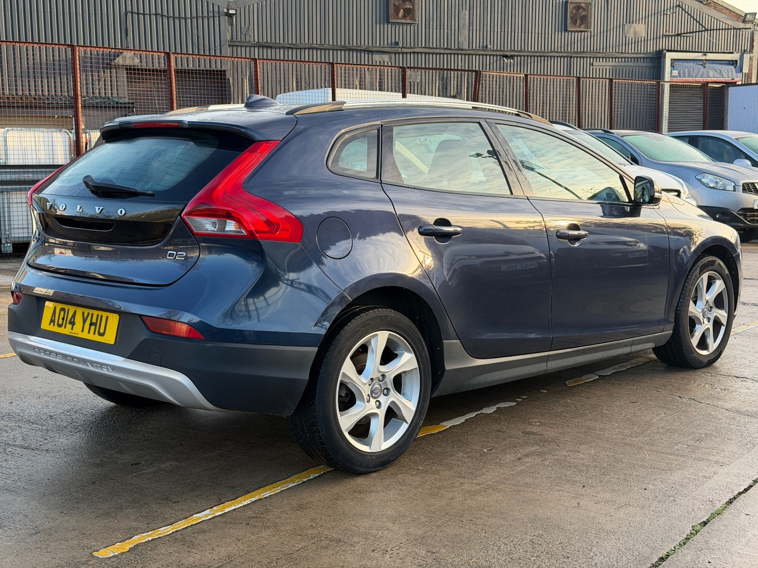 Used Volvo V40 2014 for sale - 76938323: Photo 7