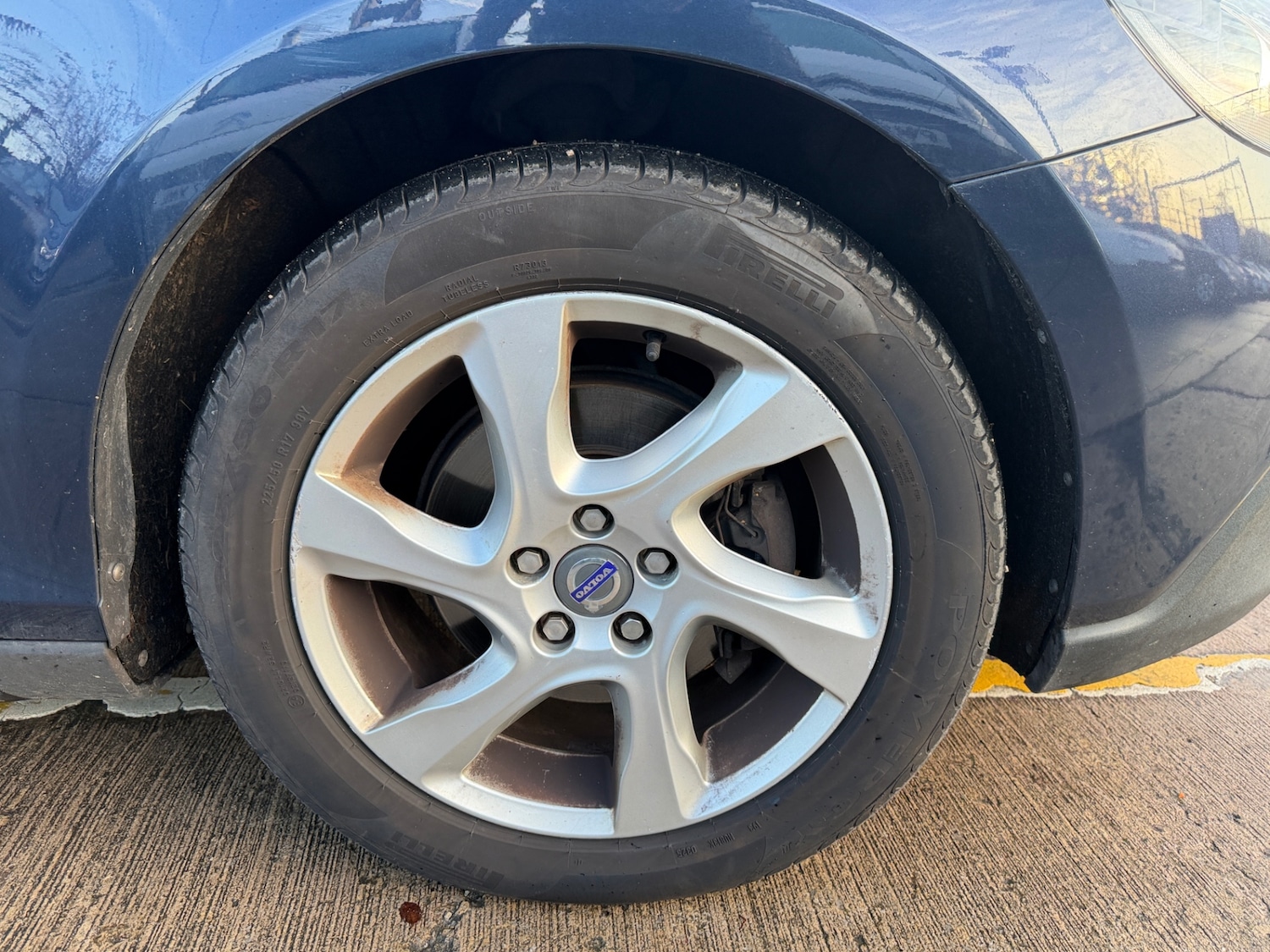 Used Volvo V40 2014 for sale - 76938323: Photo 9