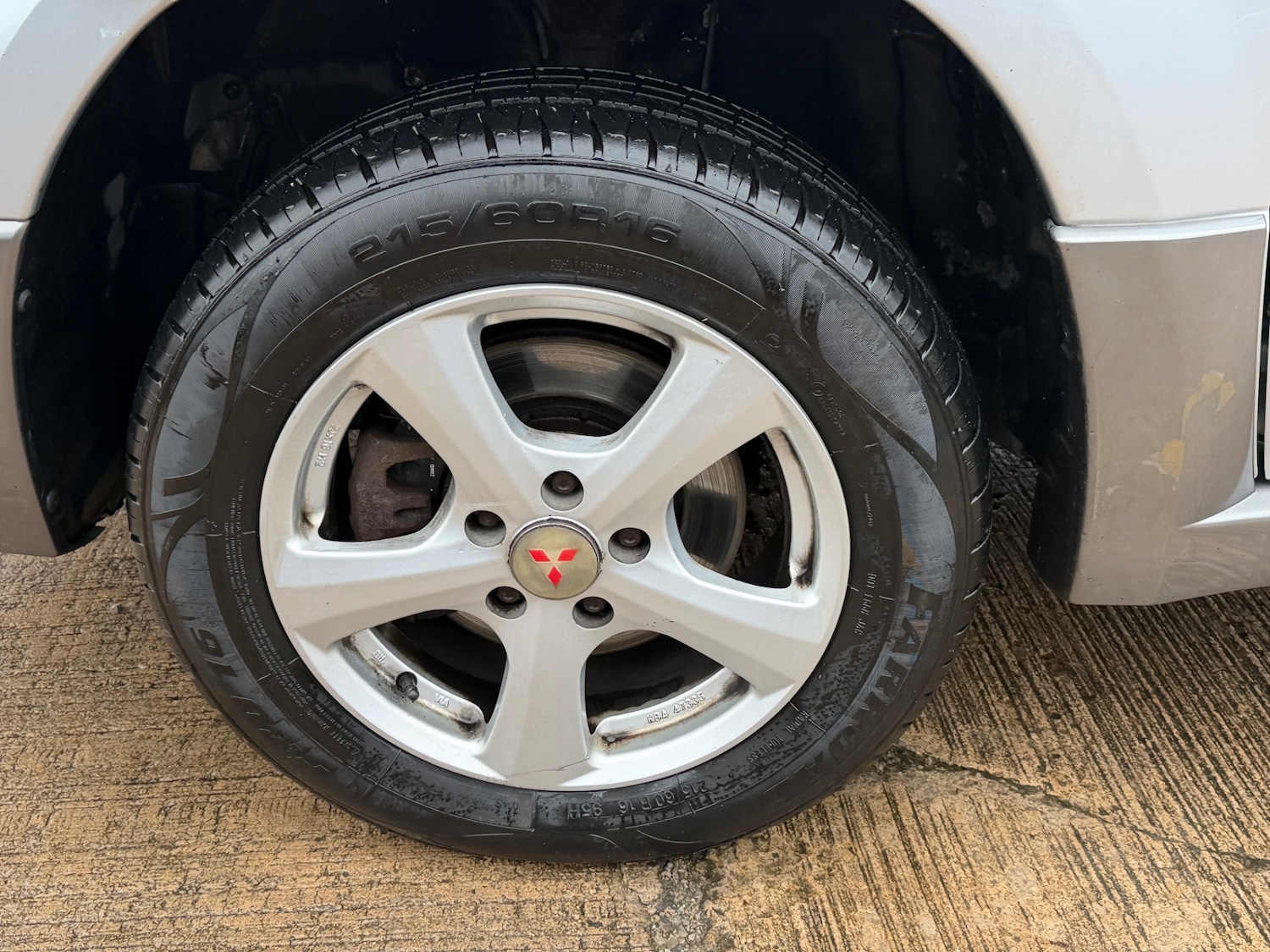 Used Mitsubishi Outlander 2004 for sale - 76252316: Photo 21