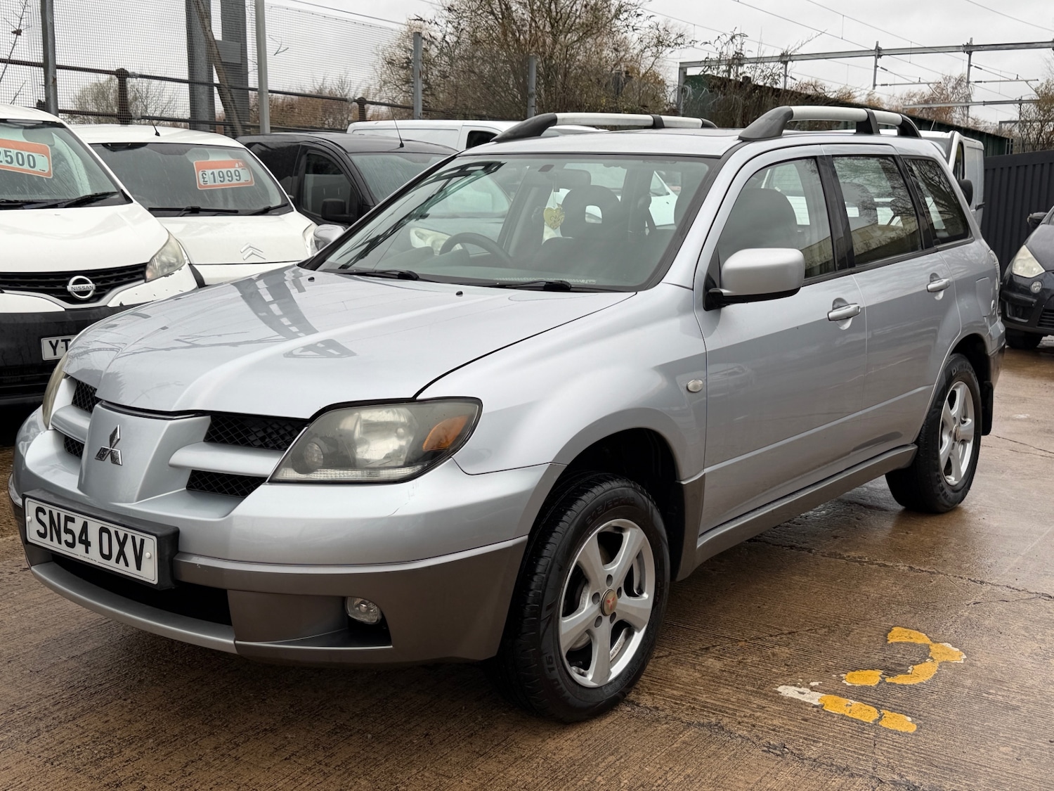Used Mitsubishi Outlander 2004 for sale - 76252316: Photo 3