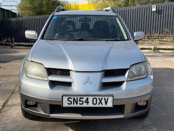 Used Mitsubishi Outlander 2004 for sale - 76252316: Photo