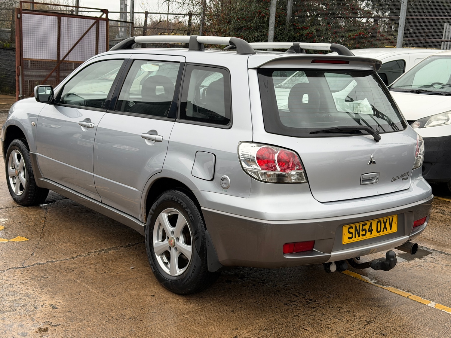 Used Mitsubishi Outlander 2004 for sale - 76252316: Photo 4