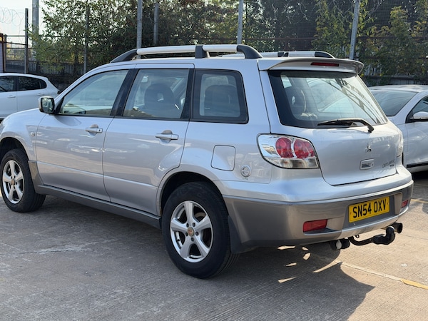Used Mitsubishi Outlander 2004 for sale - 76252316: Photo 5
