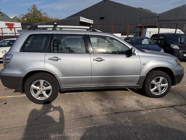 Used Mitsubishi Outlander 2004 for sale - 76252316: Photo 8