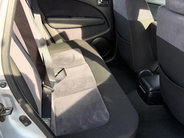 Used Mitsubishi Outlander 2004 for sale - 76252316: Photo 9
