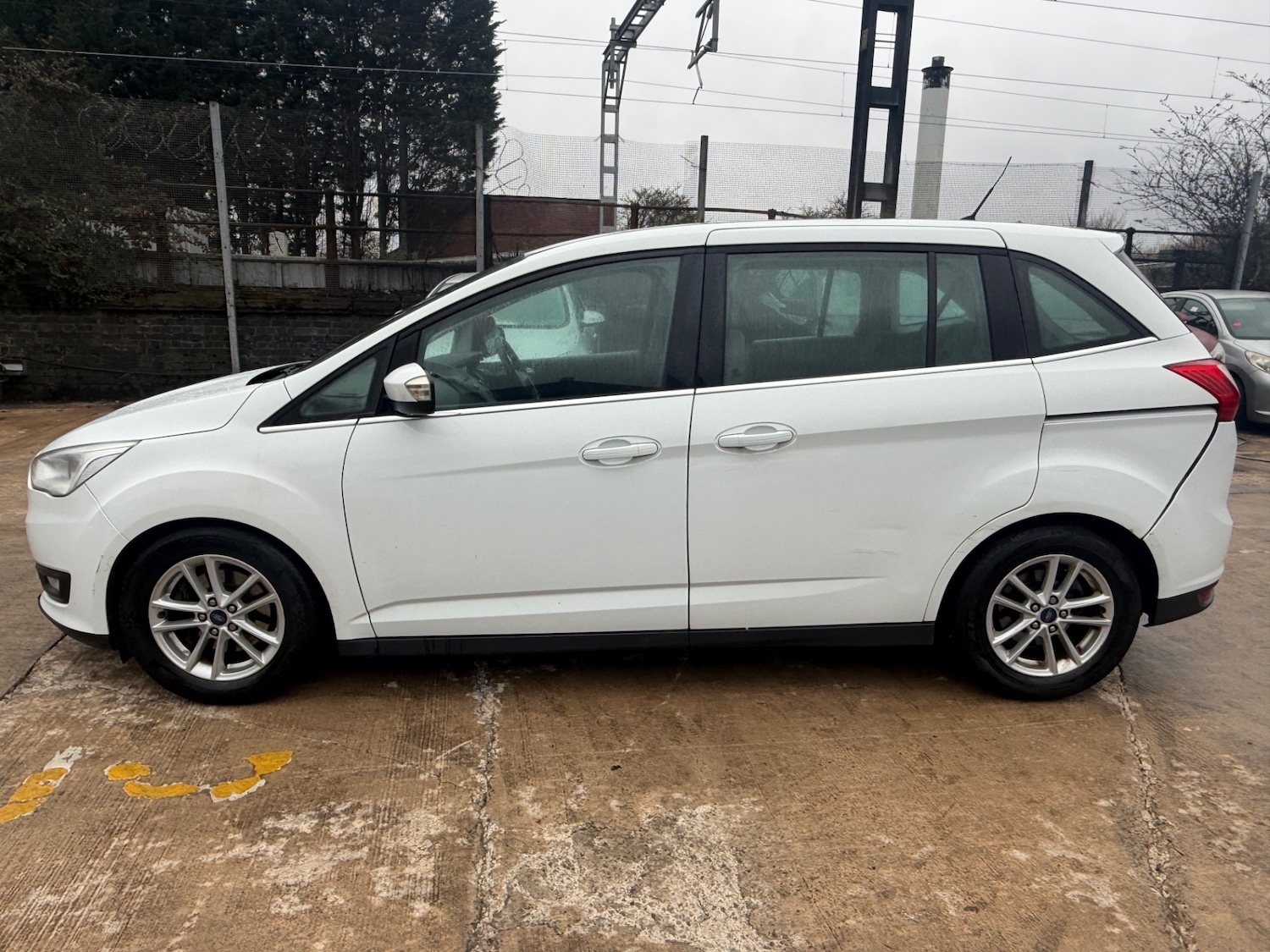 Used Ford Grand C-Max 2018 for sale - 77727082: Photo 4