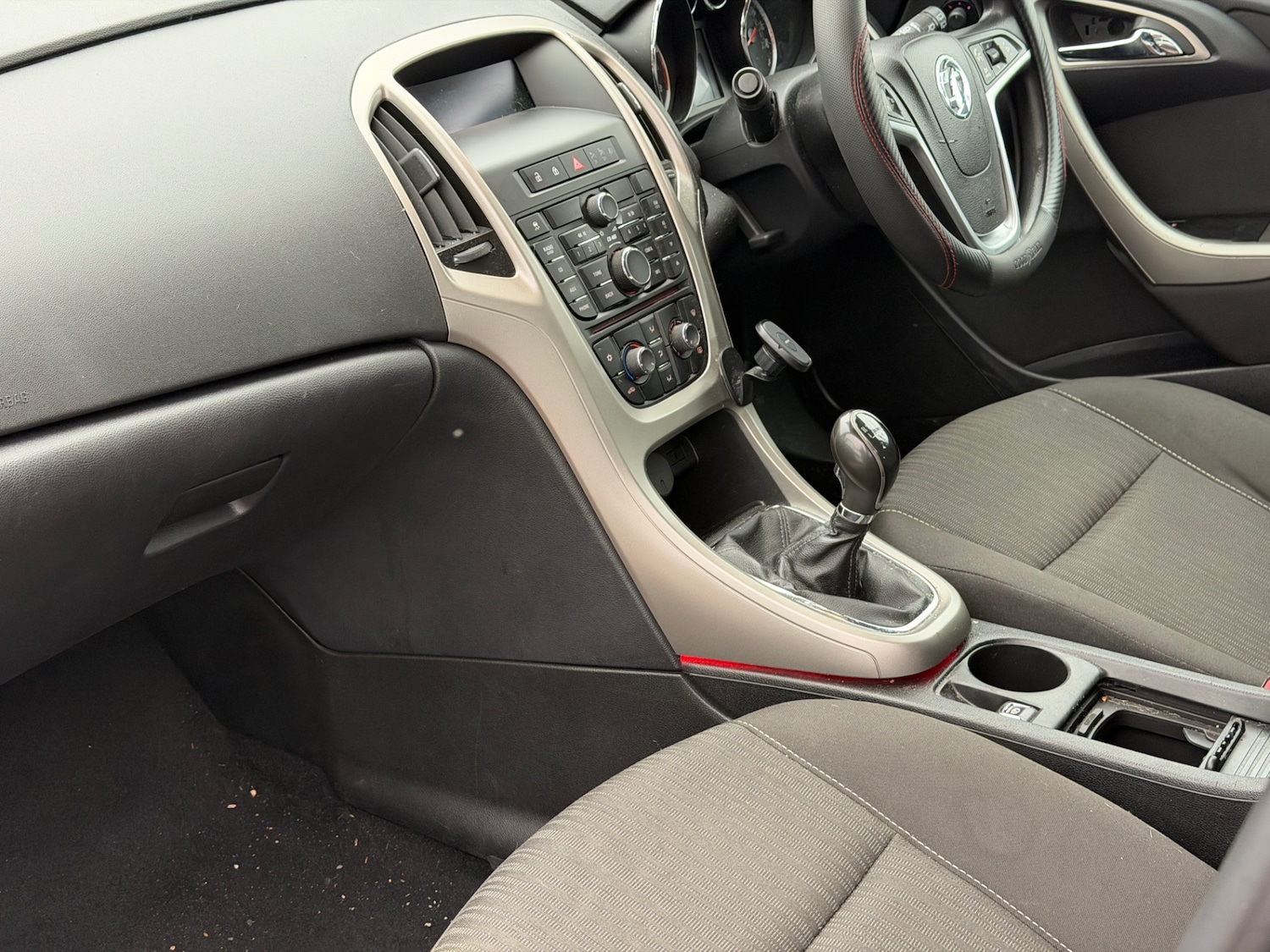 Used Vauxhall Astra 2011 for sale - 77342465: Photo 16