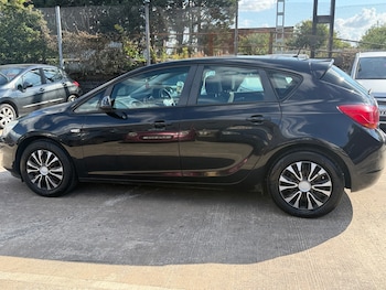 Used Vauxhall Astra 2010 for sale - 79352933: Photo