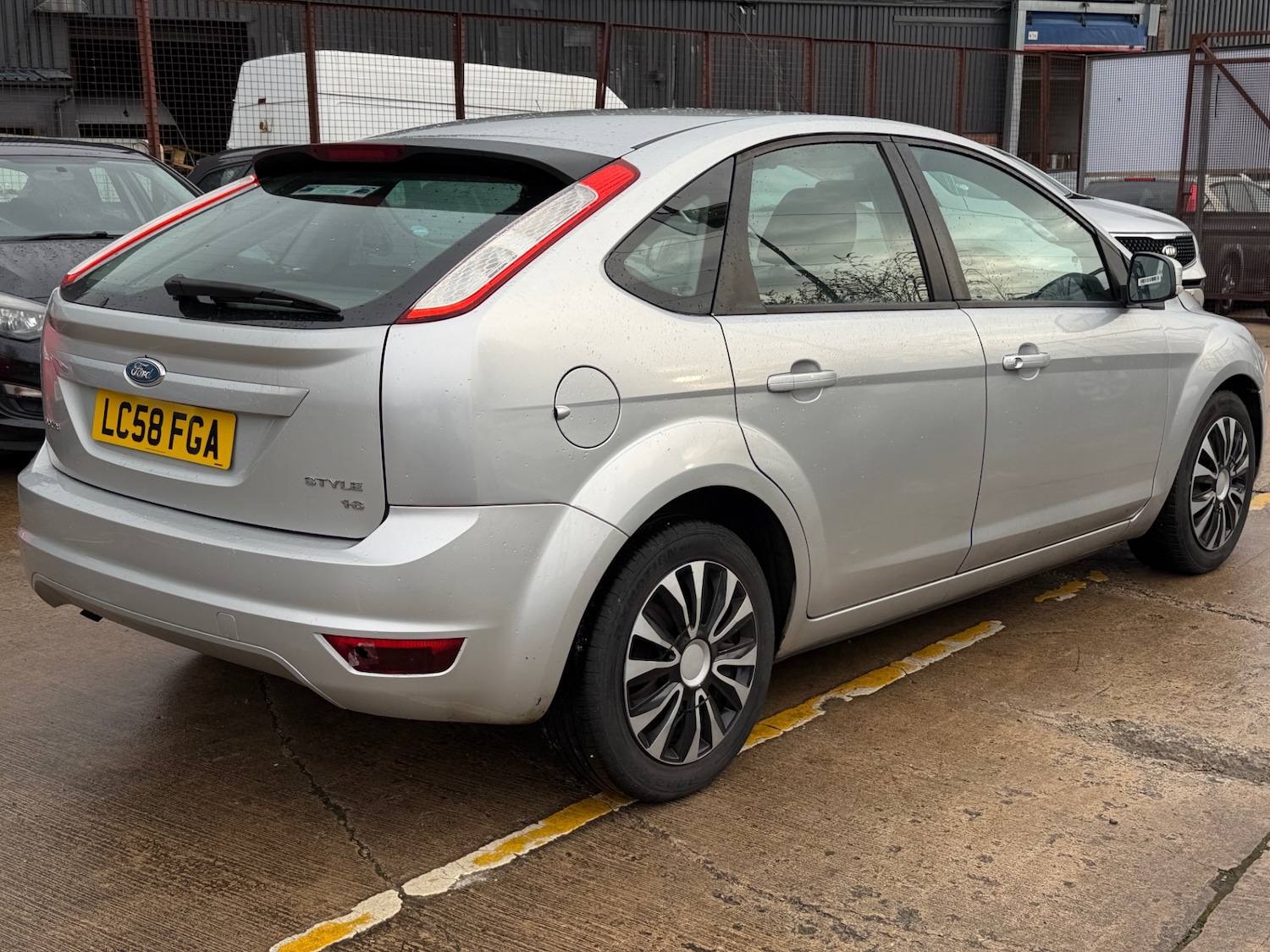 Used Ford Focus 2009 for sale - 77154693: Photo 8