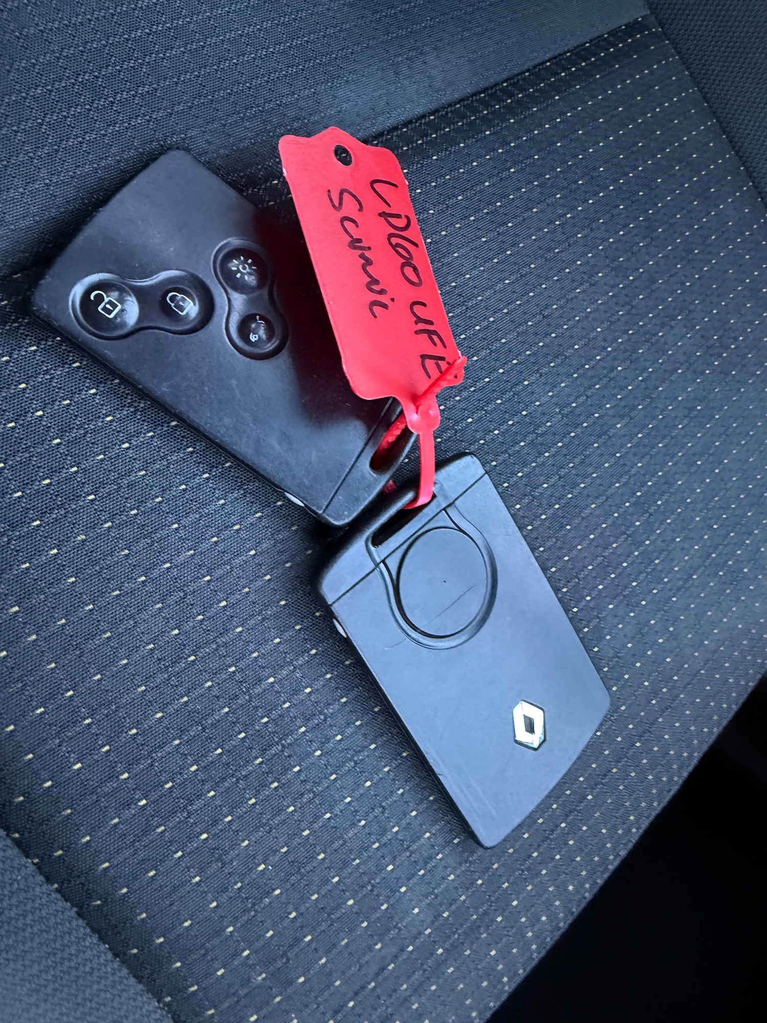 Used Renault Scenic 2010 for sale - 76665936: Photo 16