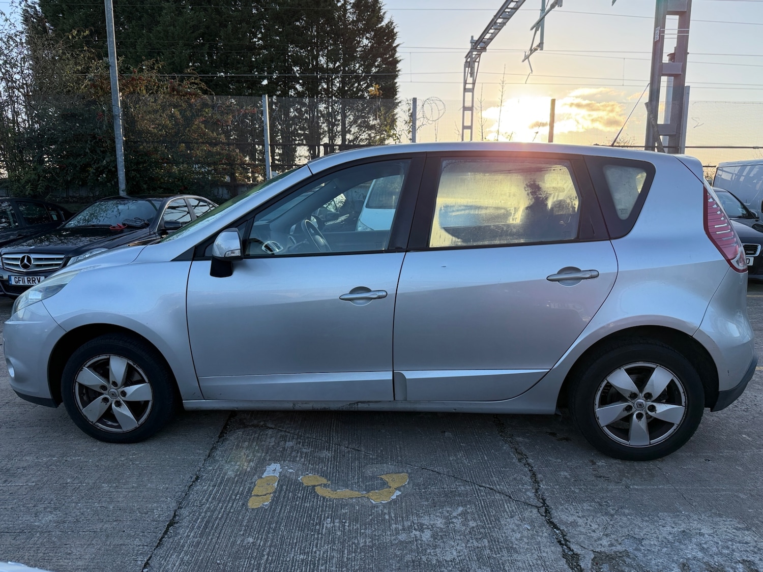 Used Renault Scenic 2010 for sale - 76665936: Photo 4