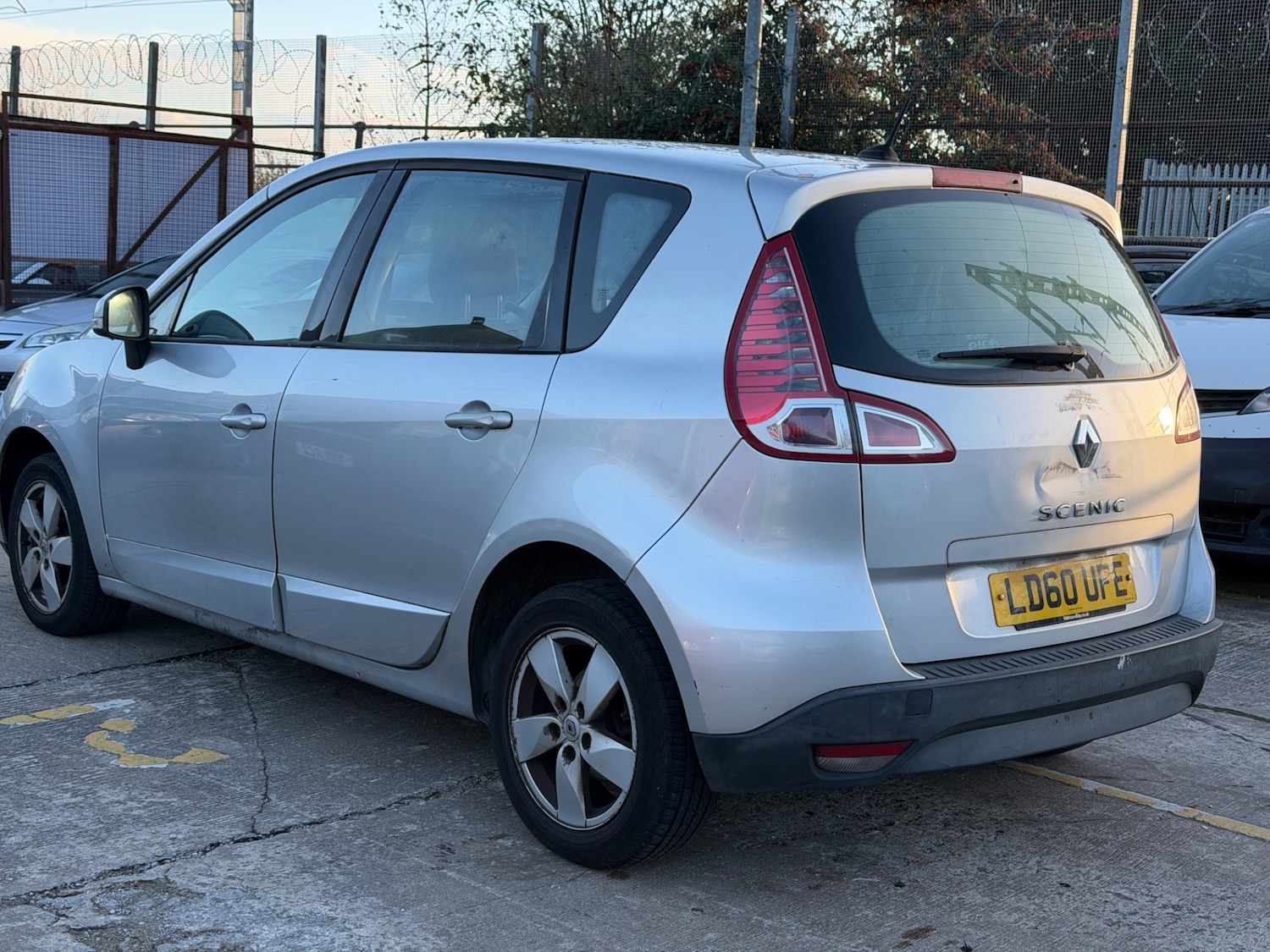Used Renault Scenic 2010 for sale - 76665936: Photo 5