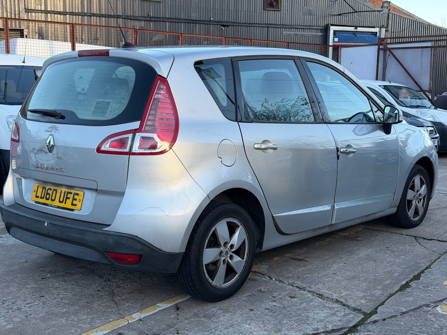 Used Renault Scenic 2010 for sale - 76665936: Photo 6