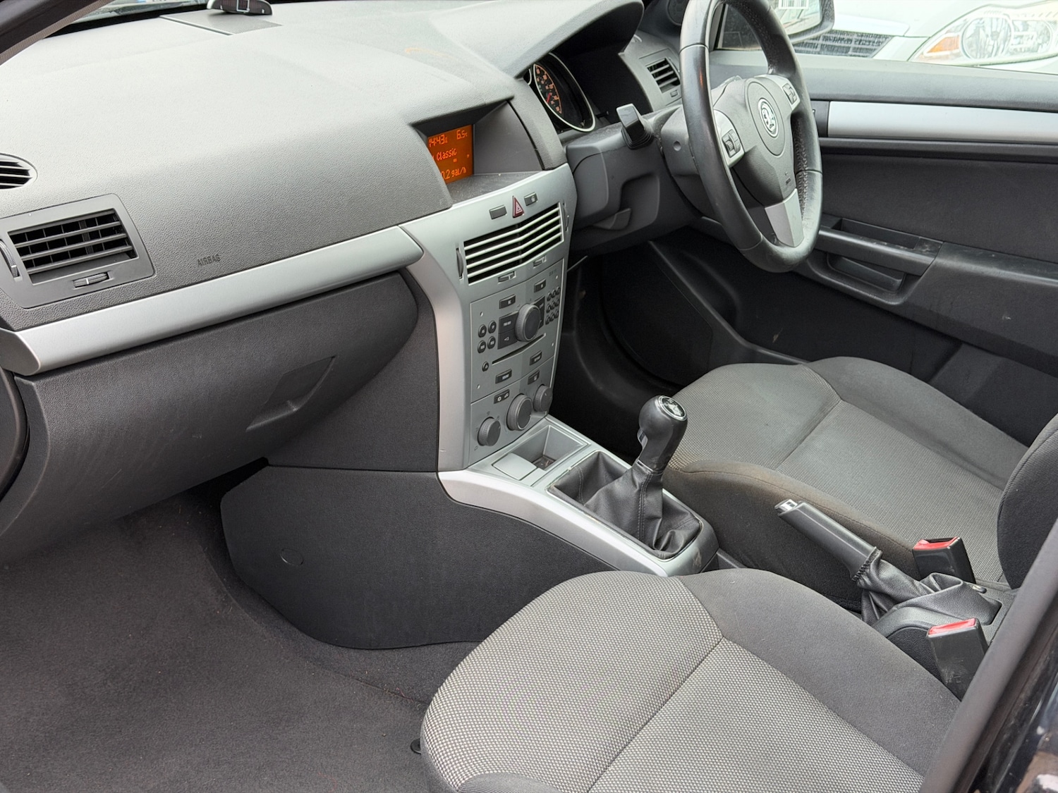 Used Vauxhall Astra 2010 for sale - 77380763: Photo 13