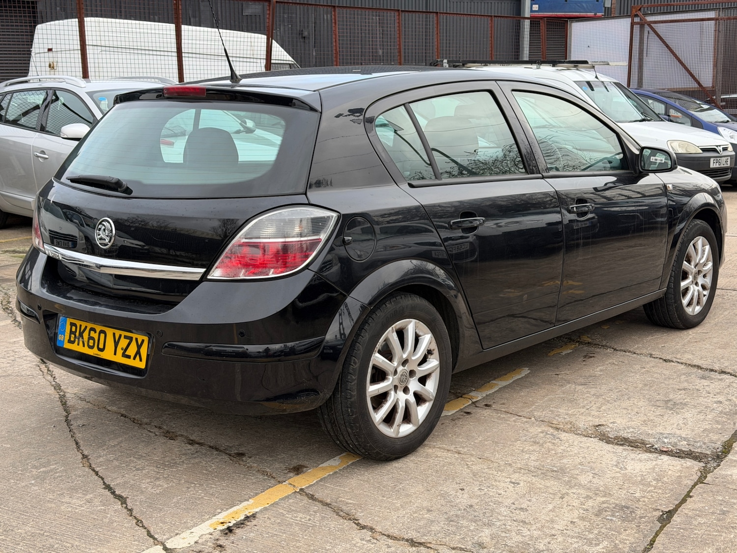 Used Vauxhall Astra 2010 for sale - 77380763: Photo 4