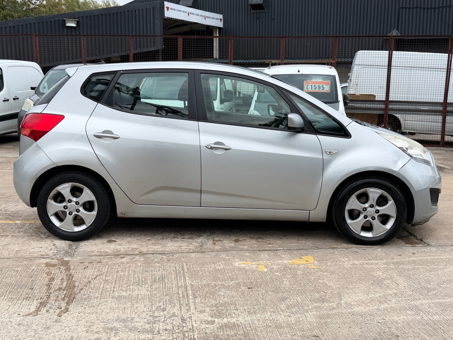 Used Kia Venga 2011 for sale - 75995156: Photo 8