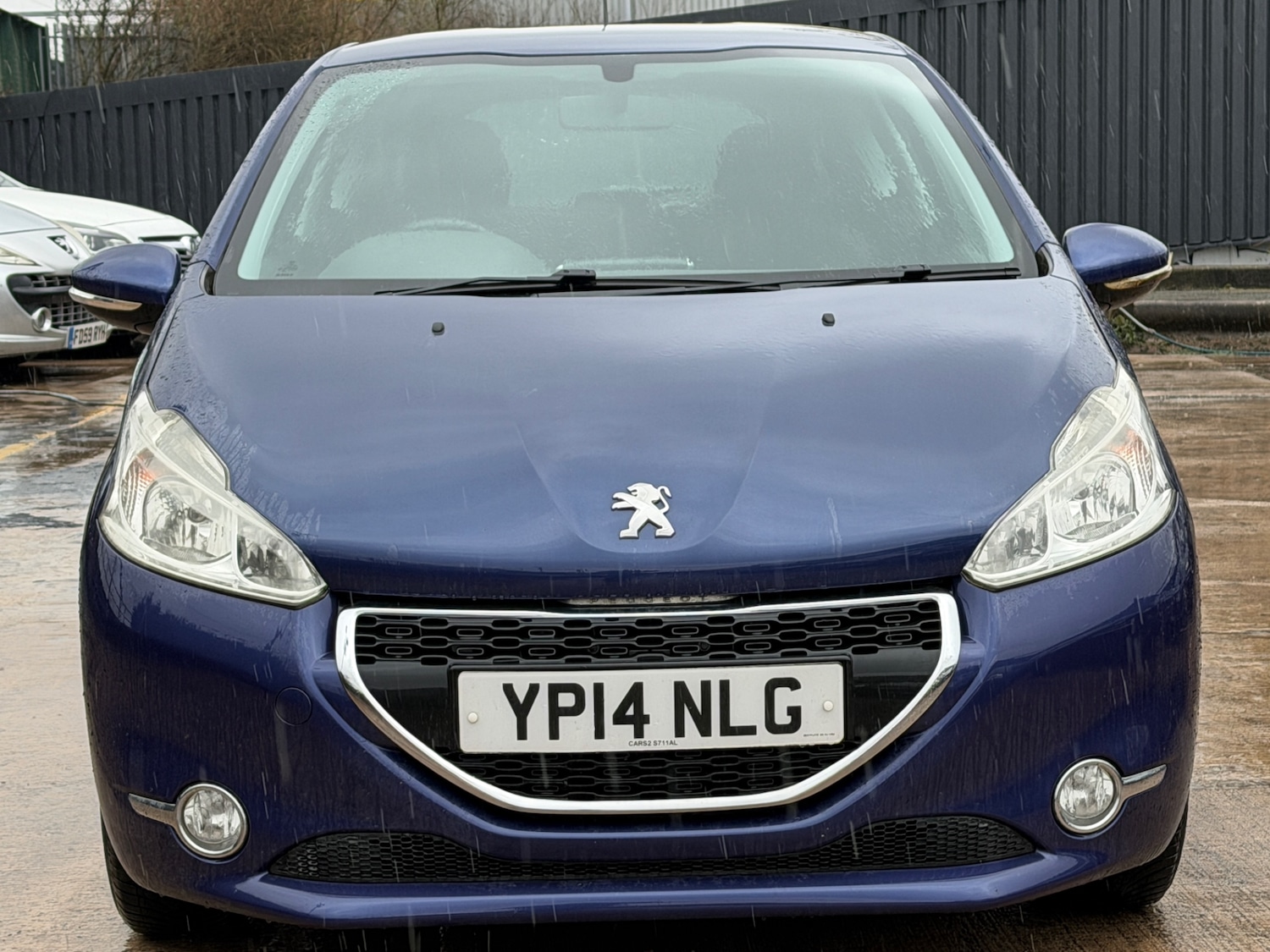 Used Peugeot 208 2014 for sale - 77635392: Photo 2
