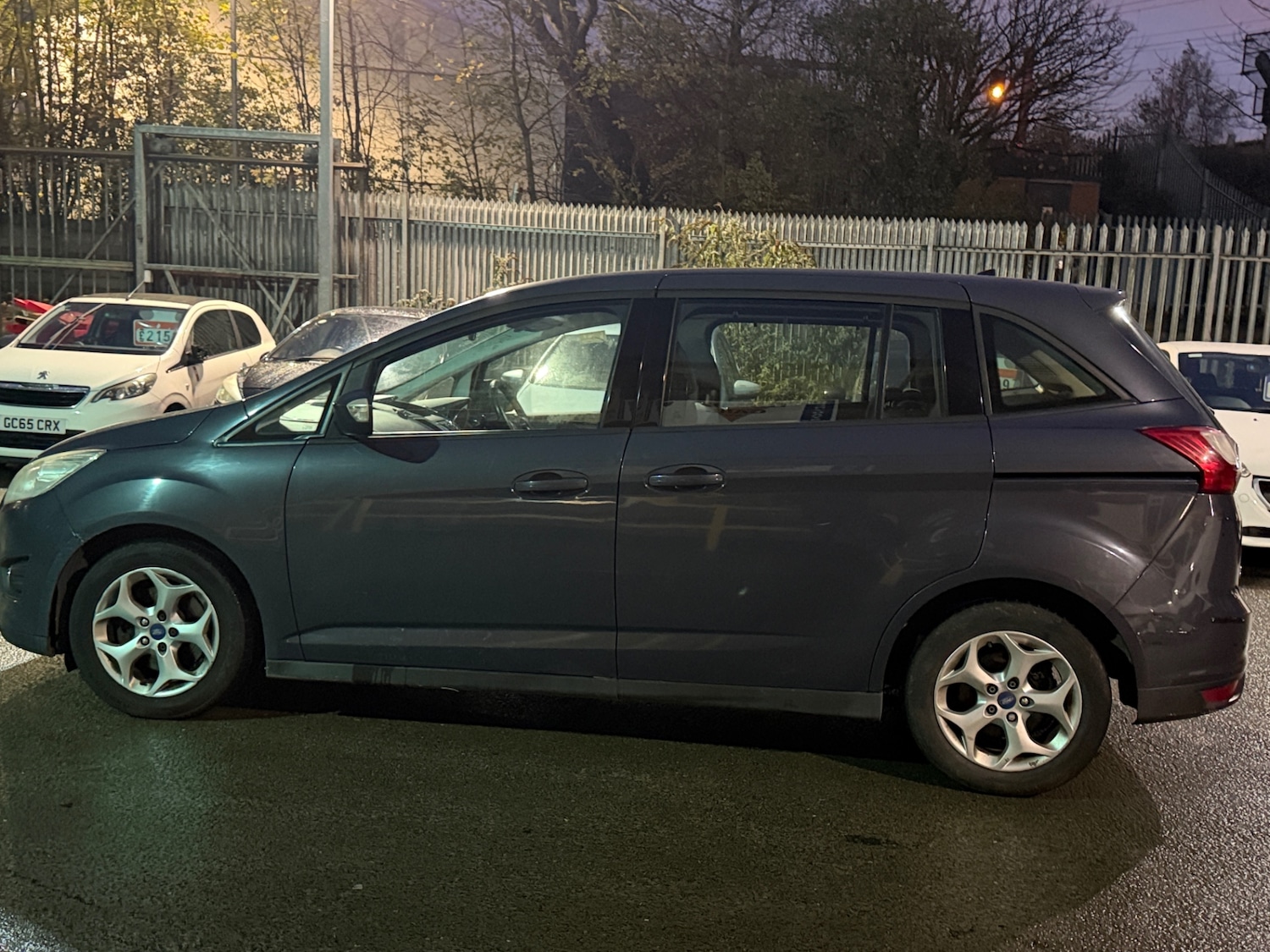 Used Ford Grand C-Max 2012 for sale - 76666211: Photo 4
