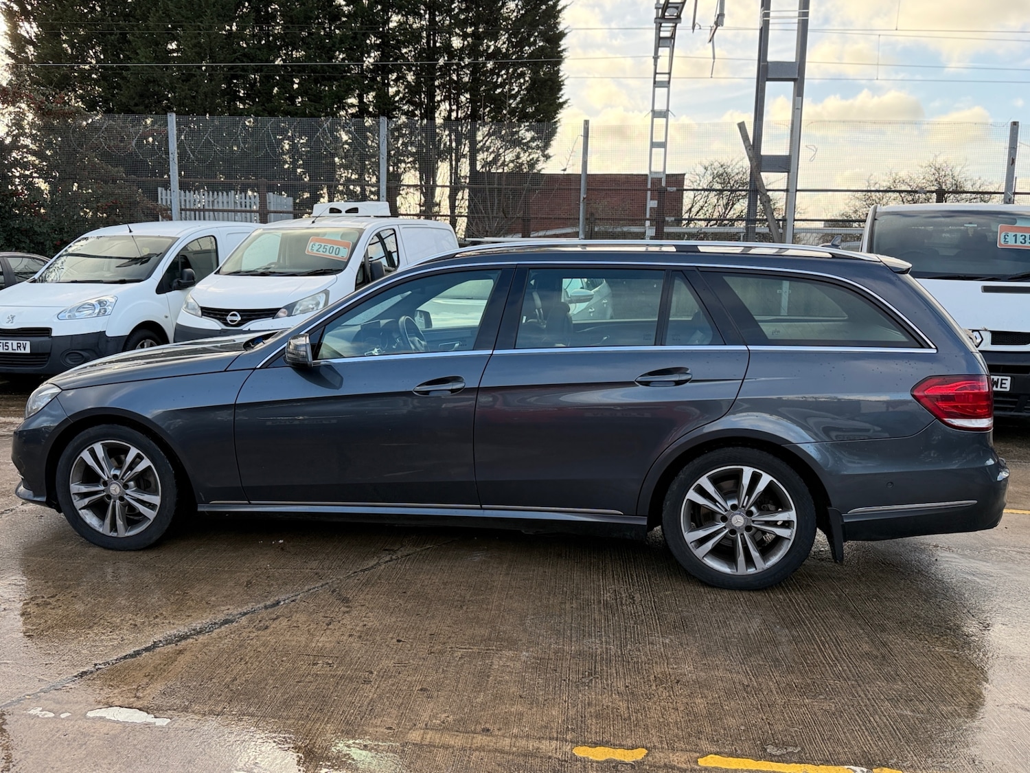 Used Mercedes-Benz E Class 2013 for sale - 77154639: Photo 4