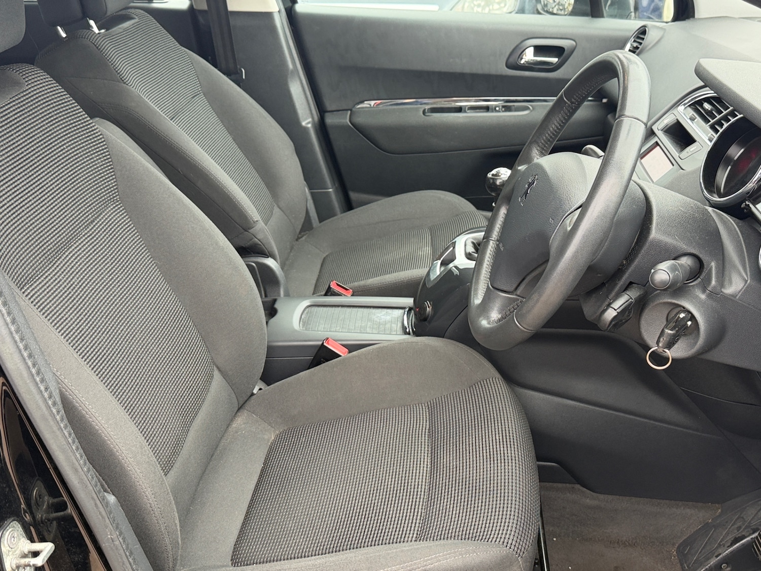 Used Peugeot 5008 2013 for sale - 77630871: Photo 11