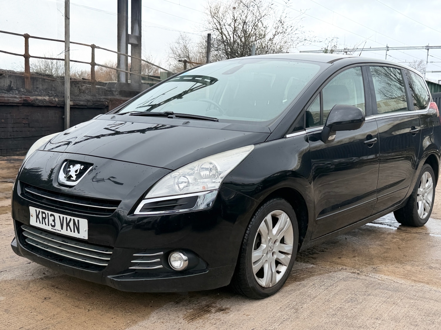 Used Peugeot 5008 2013 for sale - 77630871: Photo 2