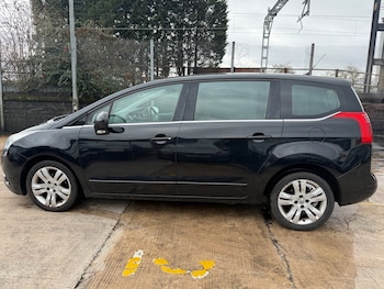 Used Peugeot 5008 2013 for sale - 77630871: Photo