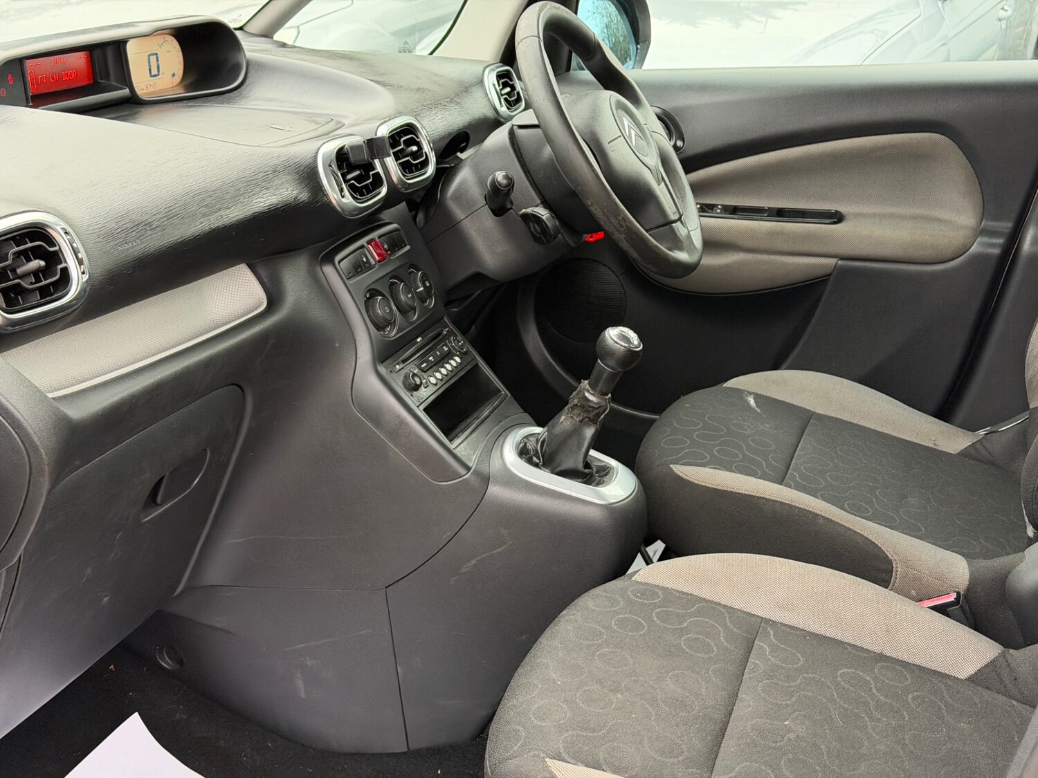 Used Citroen C3 Picasso 2009 for sale - 77501853: Photo 14