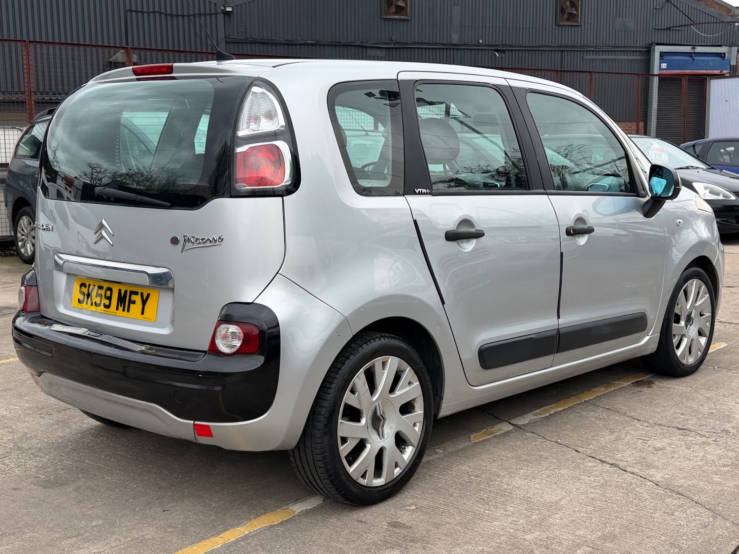 Used Citroen C3 Picasso 2009 for sale - 77501853: Photo 5