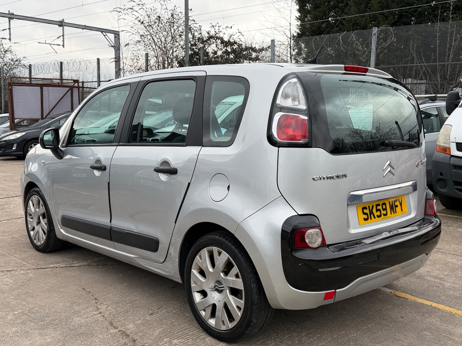 Used Citroen C3 Picasso 2009 for sale - 77501853: Photo 7