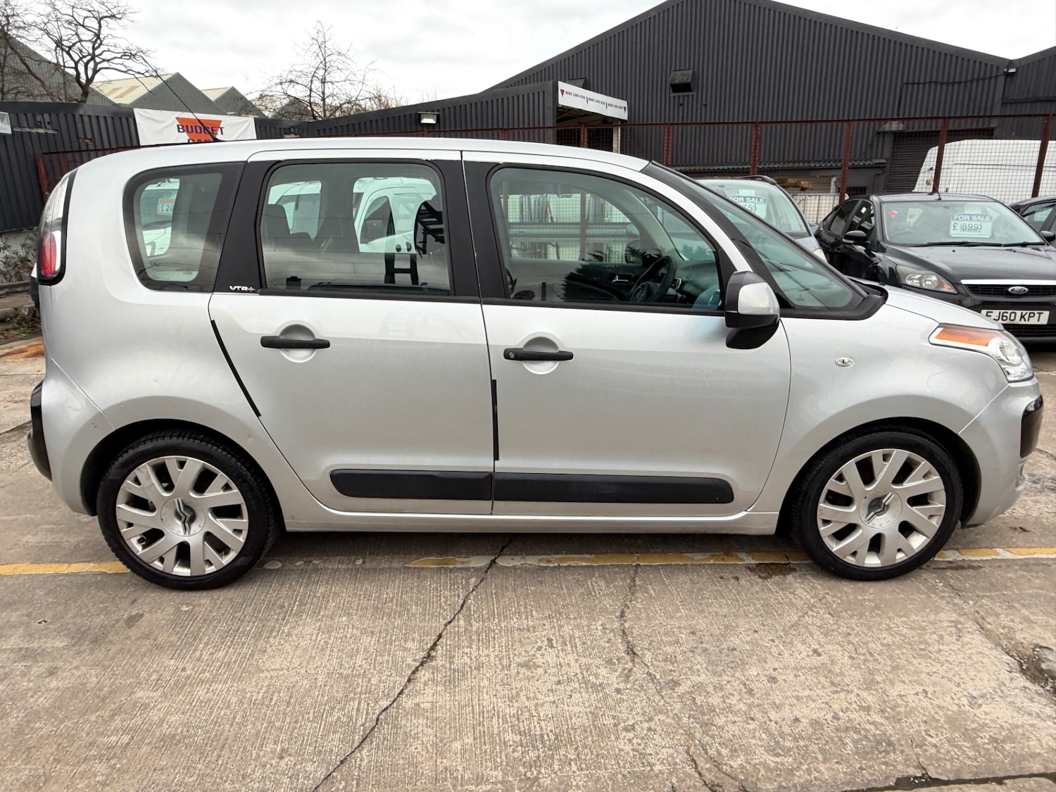 Used Citroen C3 Picasso 2009 for sale - 77501853: Photo 8