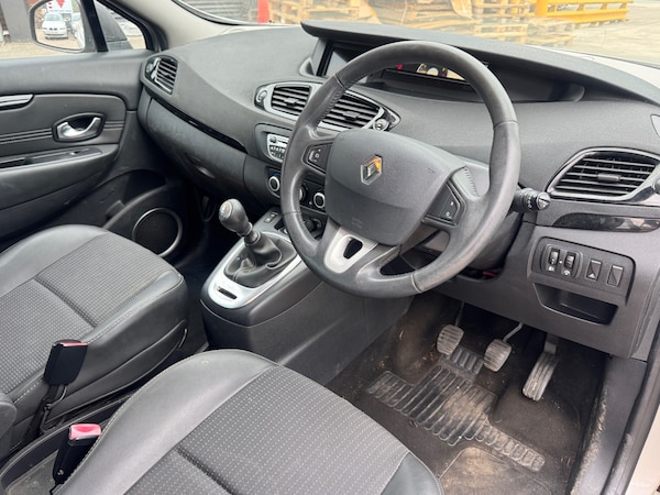 Used Renault Grand Scenic 2011 for sale - 75675463: Photo 12