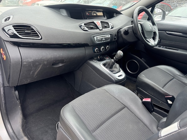 Used Renault Grand Scenic 2011 for sale - 75675463: Photo 16