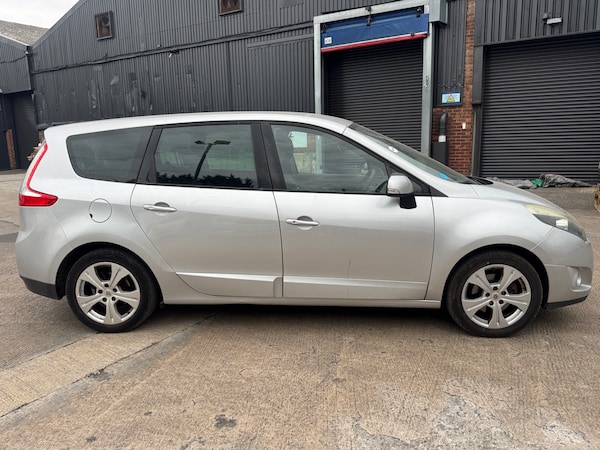 Used Renault Grand Scenic 2011 for sale - 75675463: Photo 8
