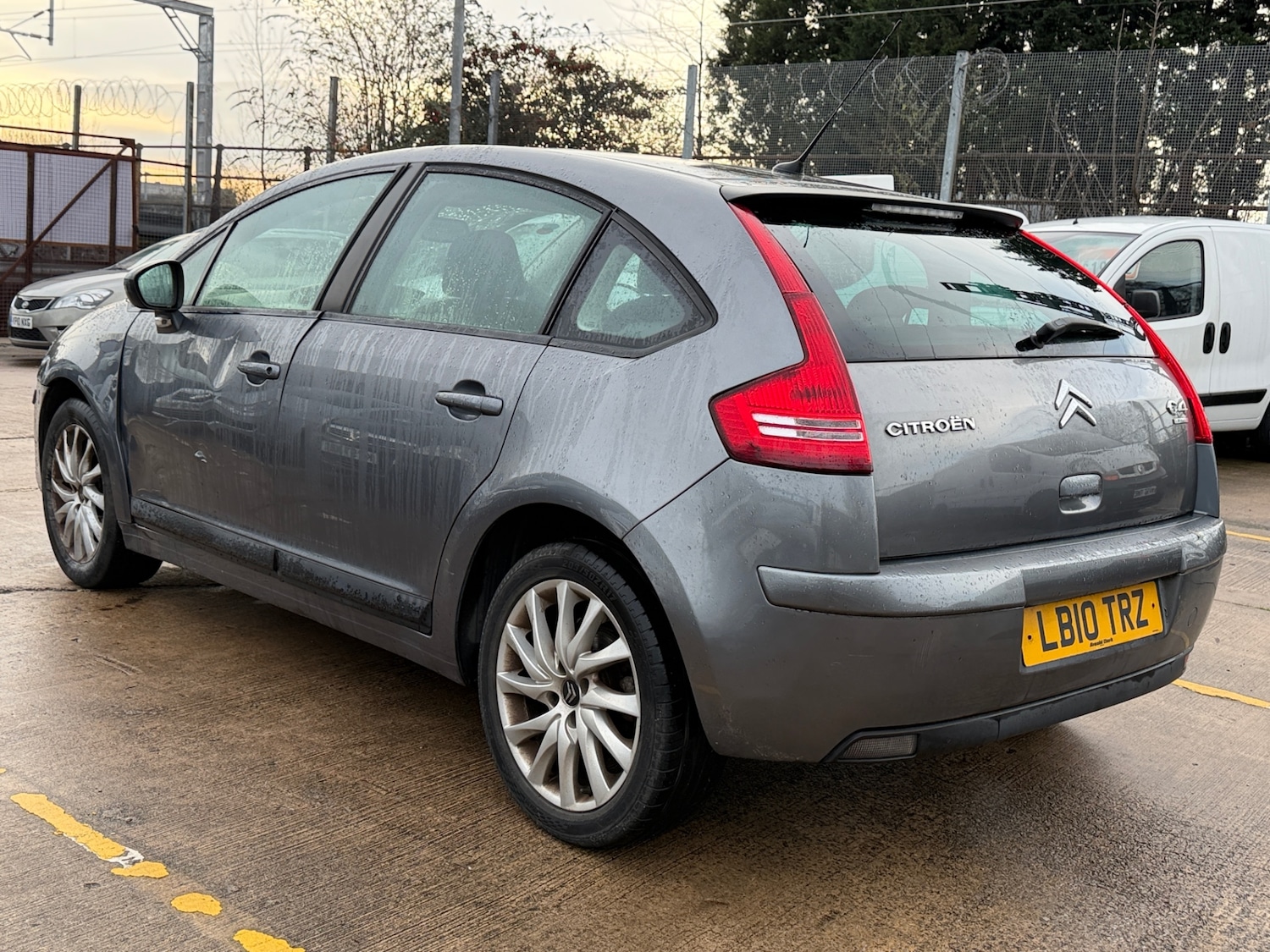 Used Citroen C4 2010 for sale - 76830425: Photo 4