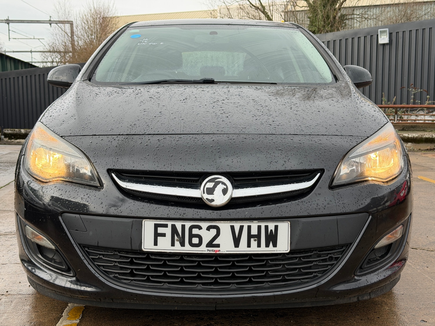 Used Vauxhall Astra 2013 for sale - 77154699: Photo 3