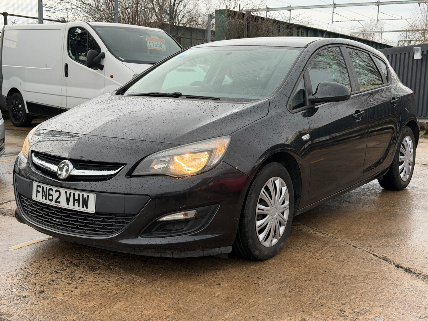 Used Vauxhall Astra 2013 for sale - 77154699: Photo 4