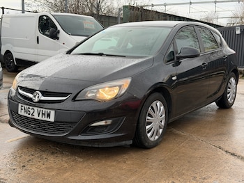 Used Vauxhall Astra 2013 for sale - 77154699: Photo