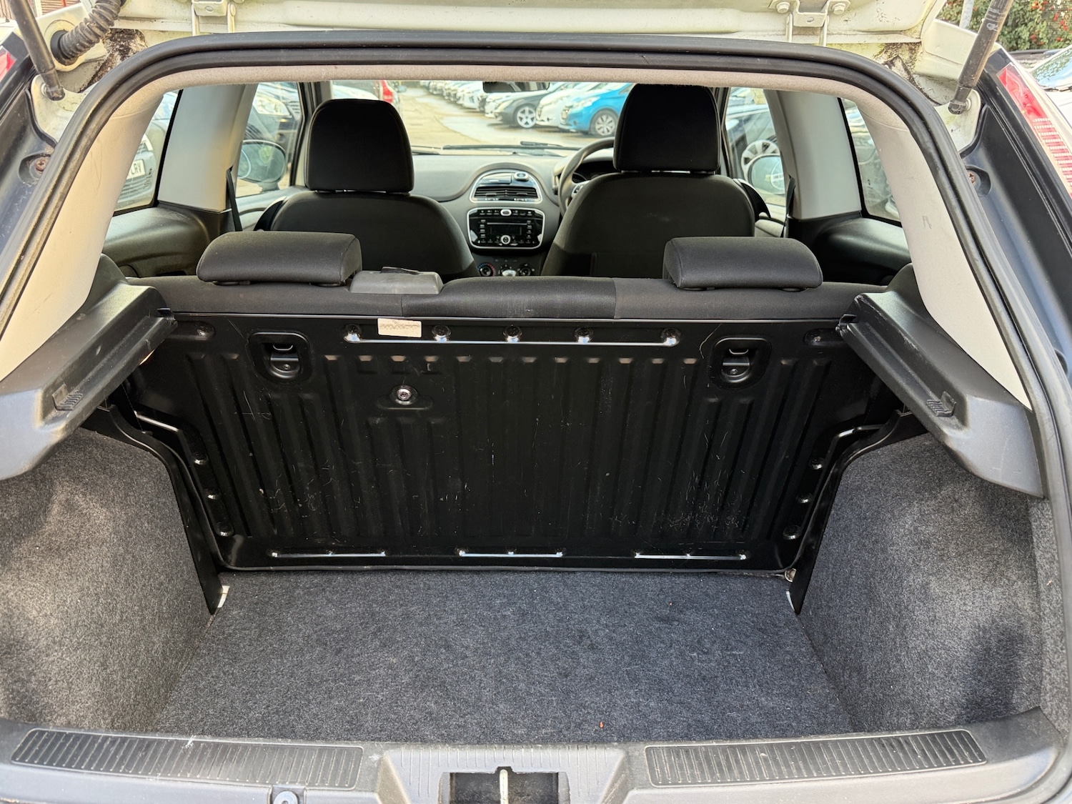 Used Fiat Punto Evo 2011 for sale - 76577500: Photo 11