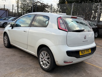 Used Fiat Punto Evo 2011 for sale - 76577500: Photo