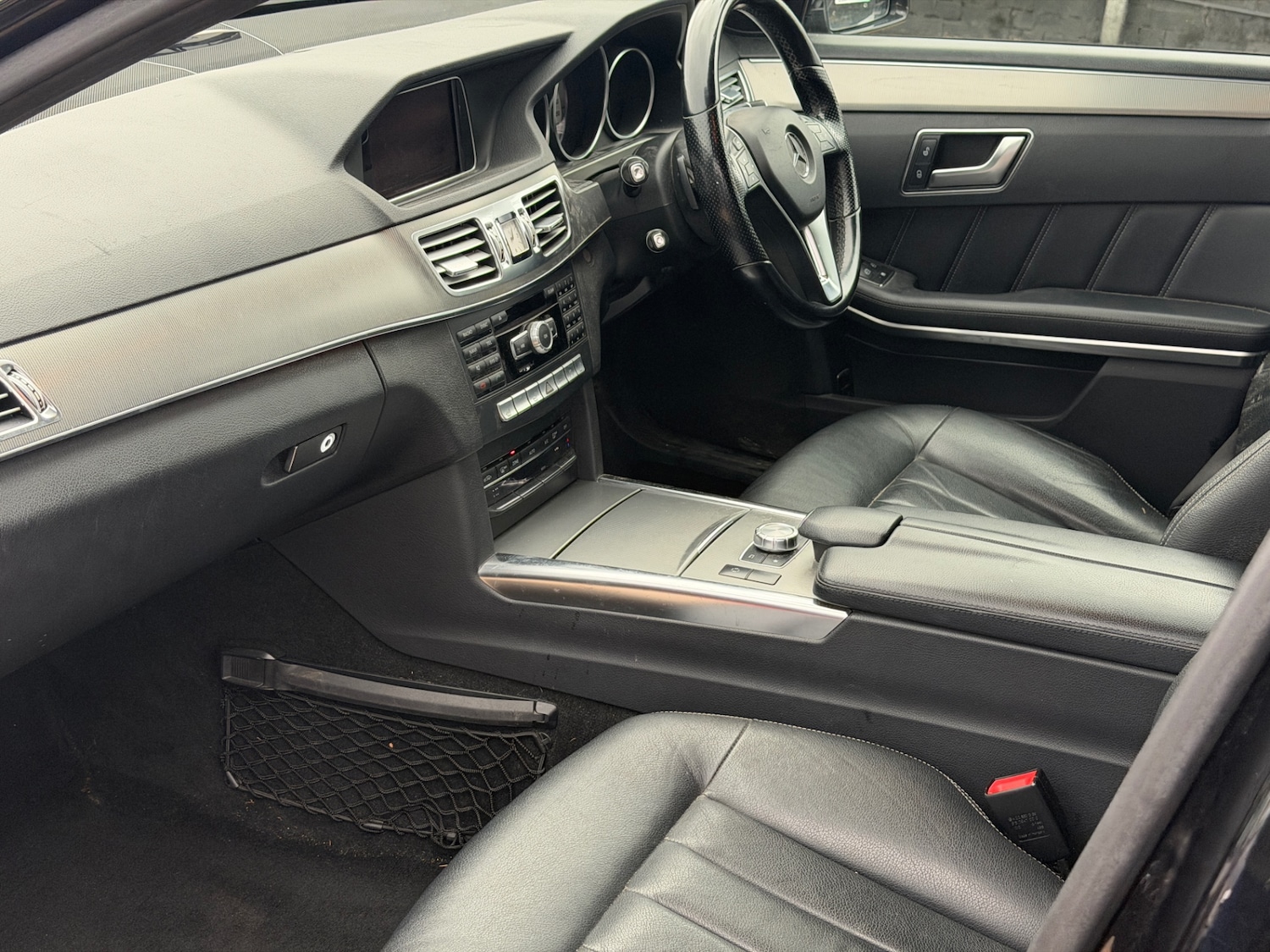 Used Mercedes-Benz E Class 2013 for sale - 77630919: Photo 17