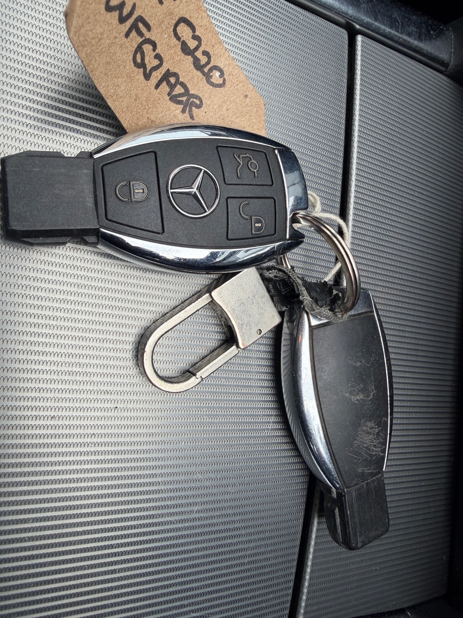 Used Mercedes-Benz E Class 2013 for sale - 77630919: Photo 21