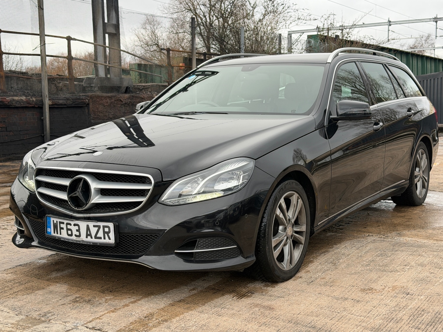 Used Mercedes-Benz E Class 2013 for sale - 77630919: Photo 4