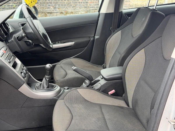 Used Peugeot 308 2013 for sale - 76091948: Photo 18