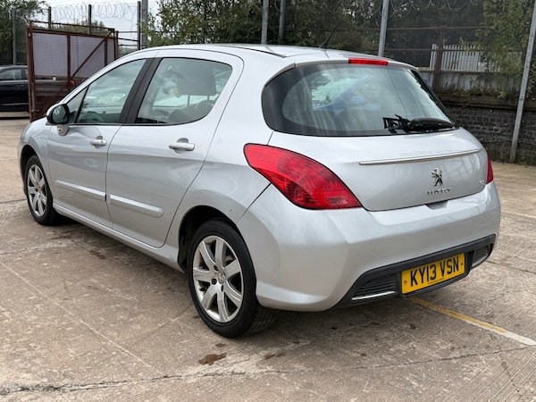 Used Peugeot 308 2013 for sale - 76091948: Photo 8