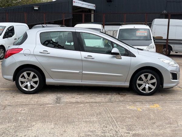 Used Peugeot 308 2013 for sale - 76091948: Photo 9