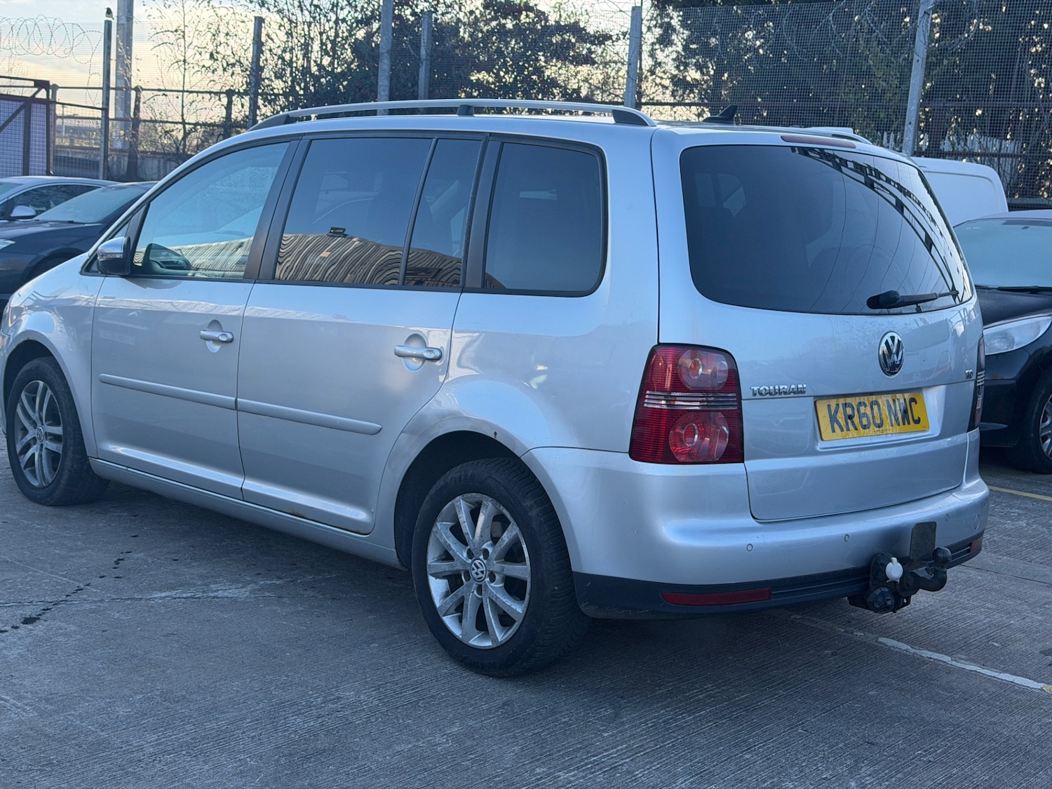 Used Volkswagen Touran 2011 for sale - 76665947: Photo 5