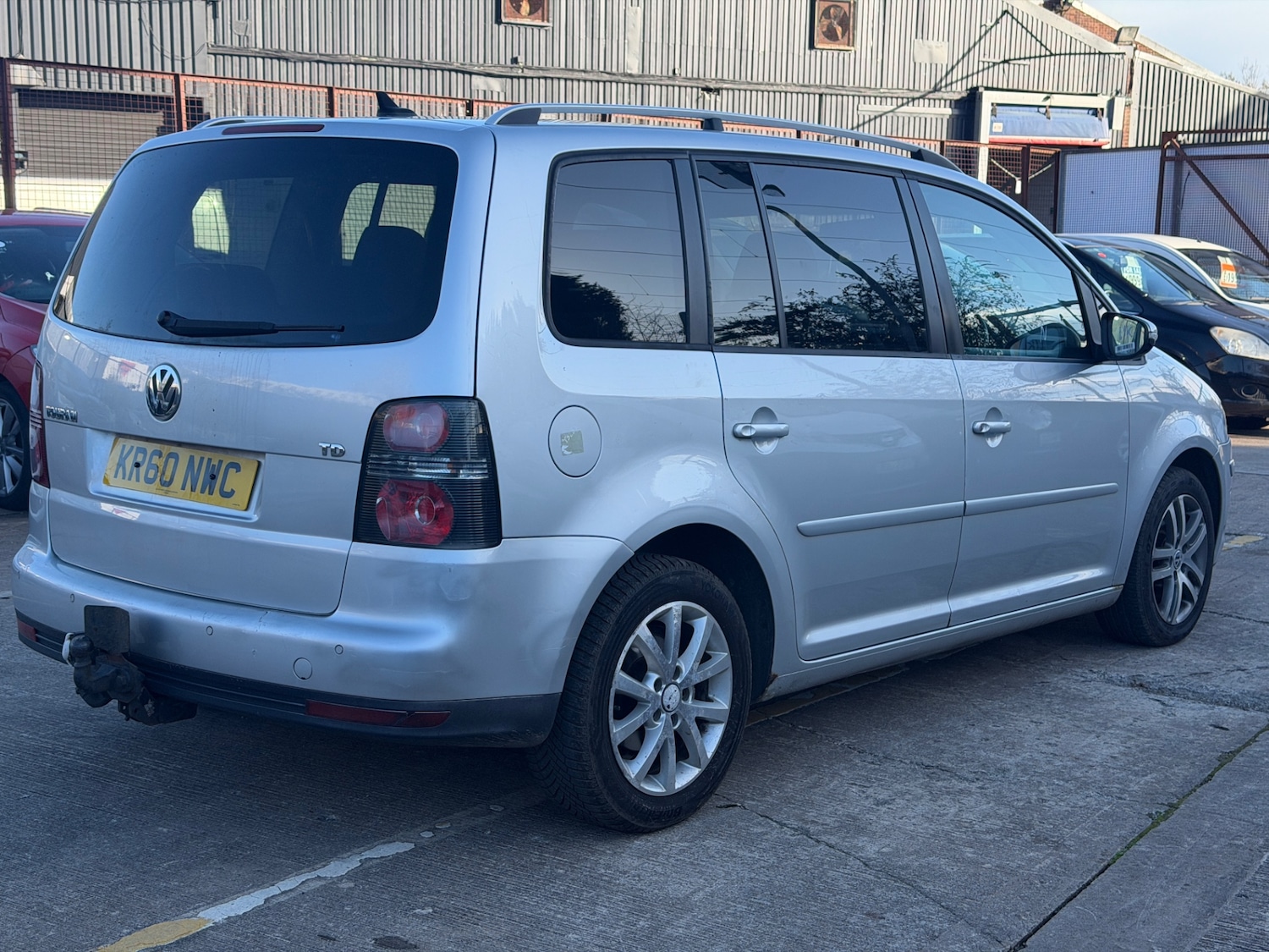 Used Volkswagen Touran 2011 for sale - 76665947: Photo 7