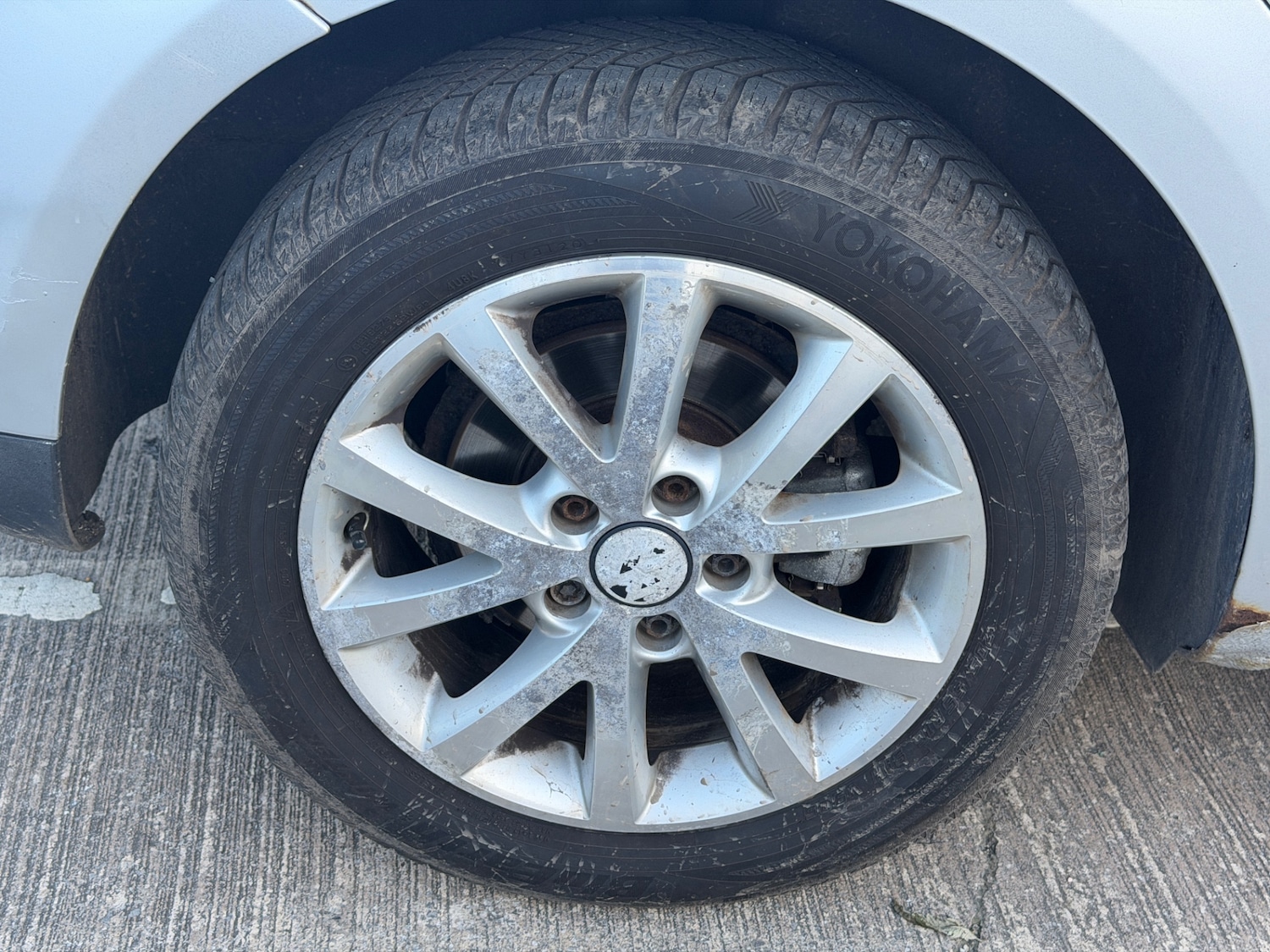 Used Volkswagen Touran 2011 for sale - 76665947: Photo 9